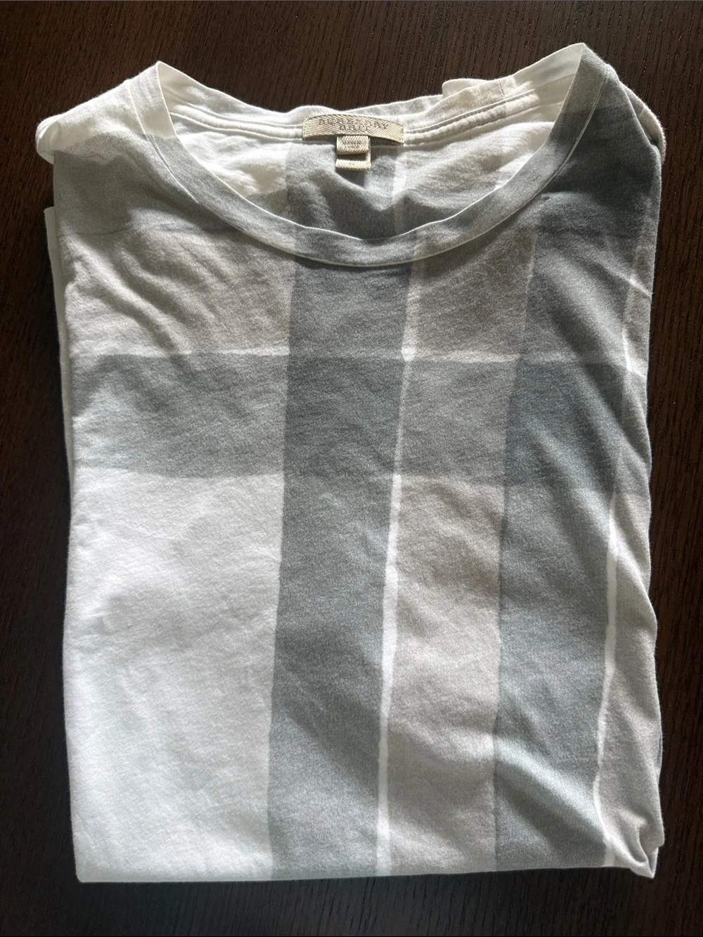 Burberry White Short-Sleeve Crewneck Tee with Subtle Gray Stripe